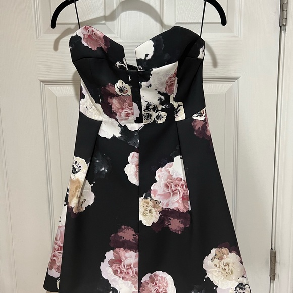 EUC Keepsake Divide mini cocktail dress- Size Small - Picture 4 of 5